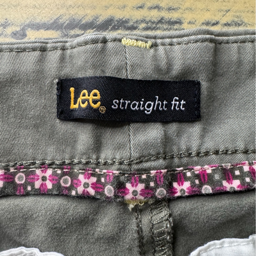Lee Straight Fit Shorts - Picture 3 of 6